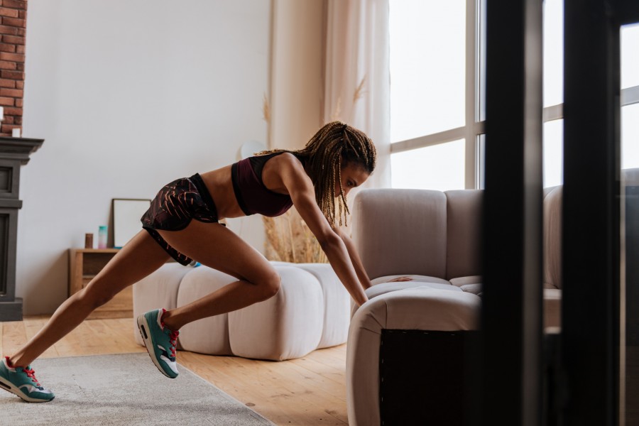 Quelle routine sportive adopter pour rester en forme à la maison ?