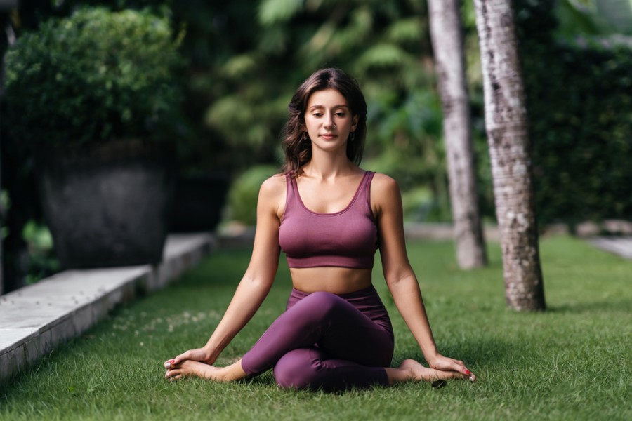 Tenue de yoga pour femme : comment être à l'aise dans sa pratique du yoga ?